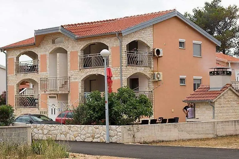 Apartmani Mujic Vir Apartment